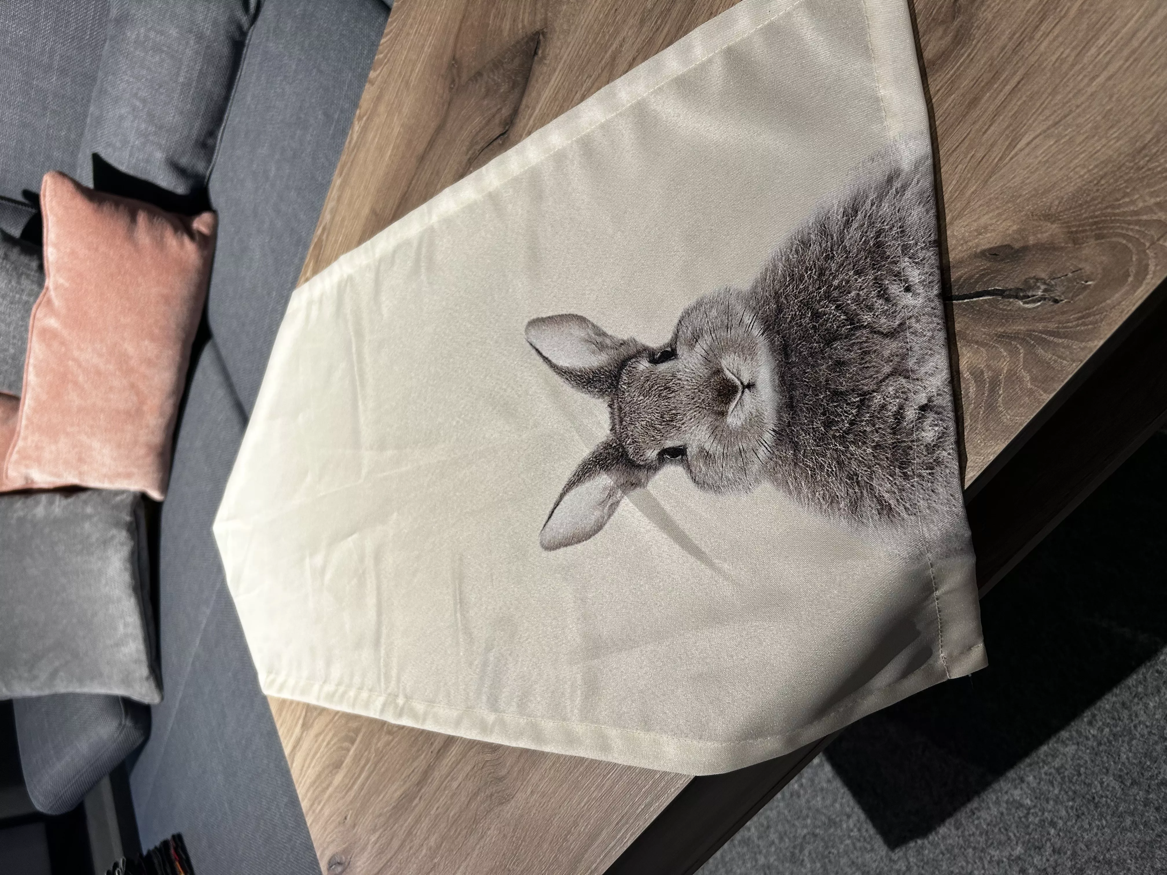 Chemin de table tête de lapin ROGER