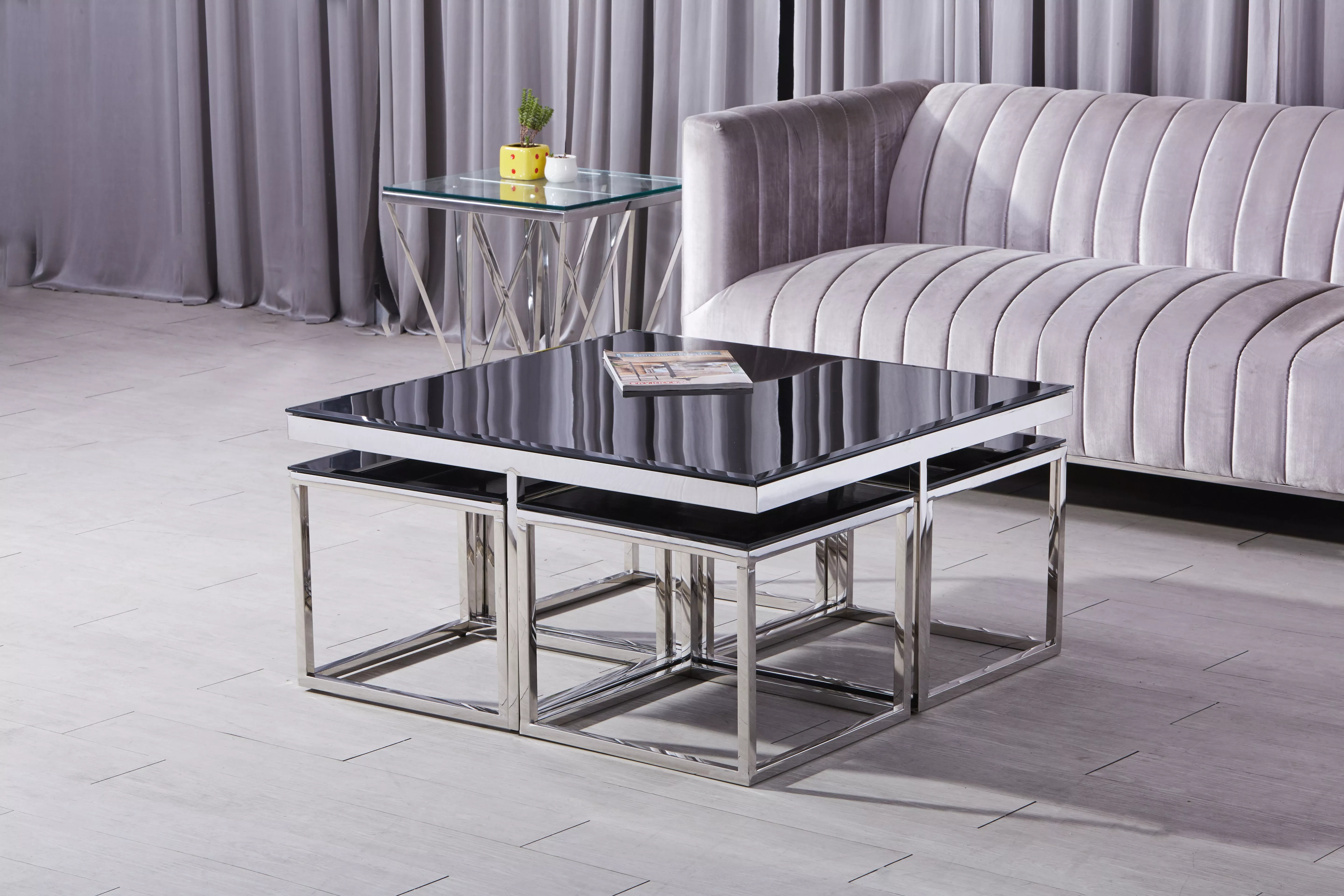 Lot de 5 tables basses C94