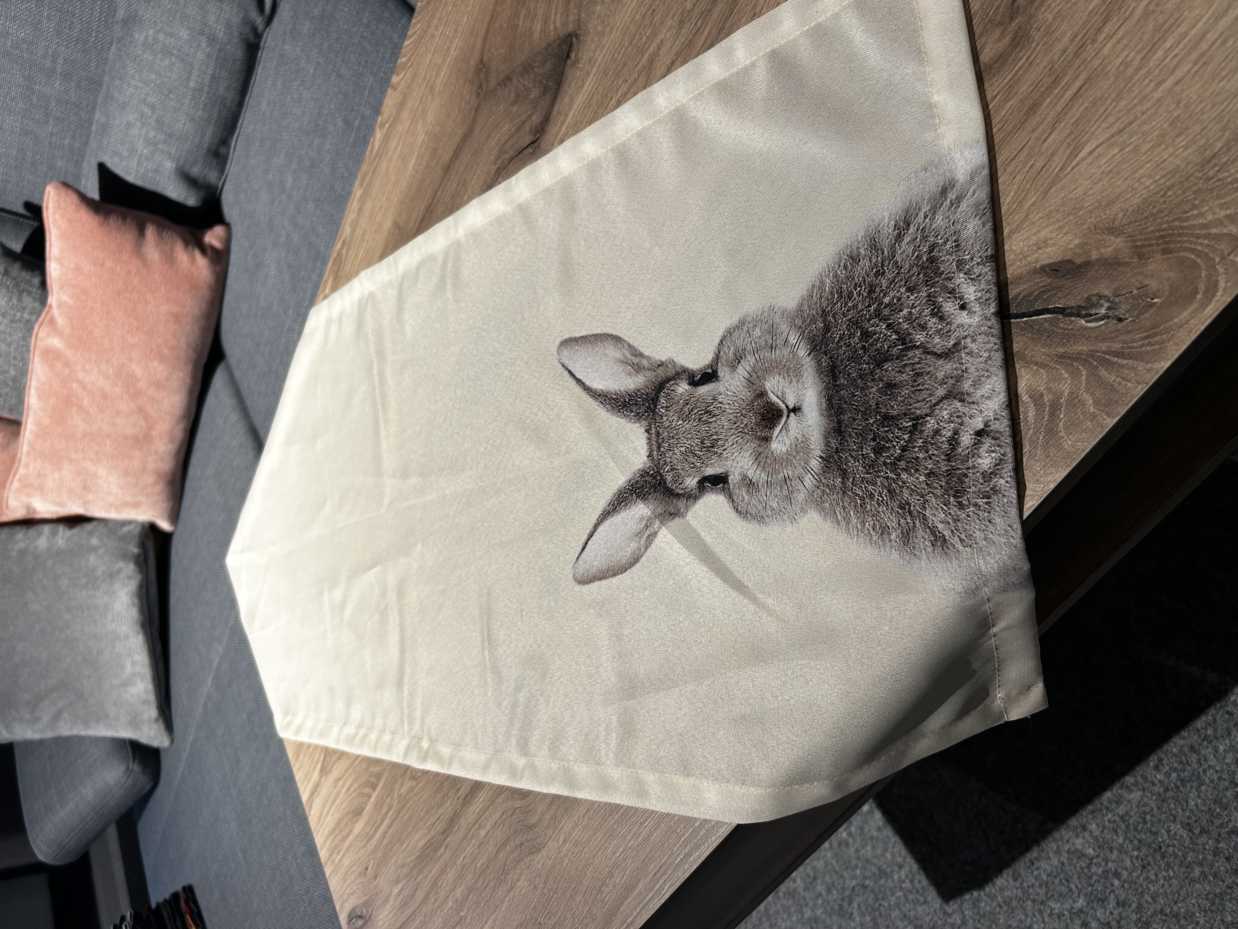 Tapis de table tête de lapin ROGER