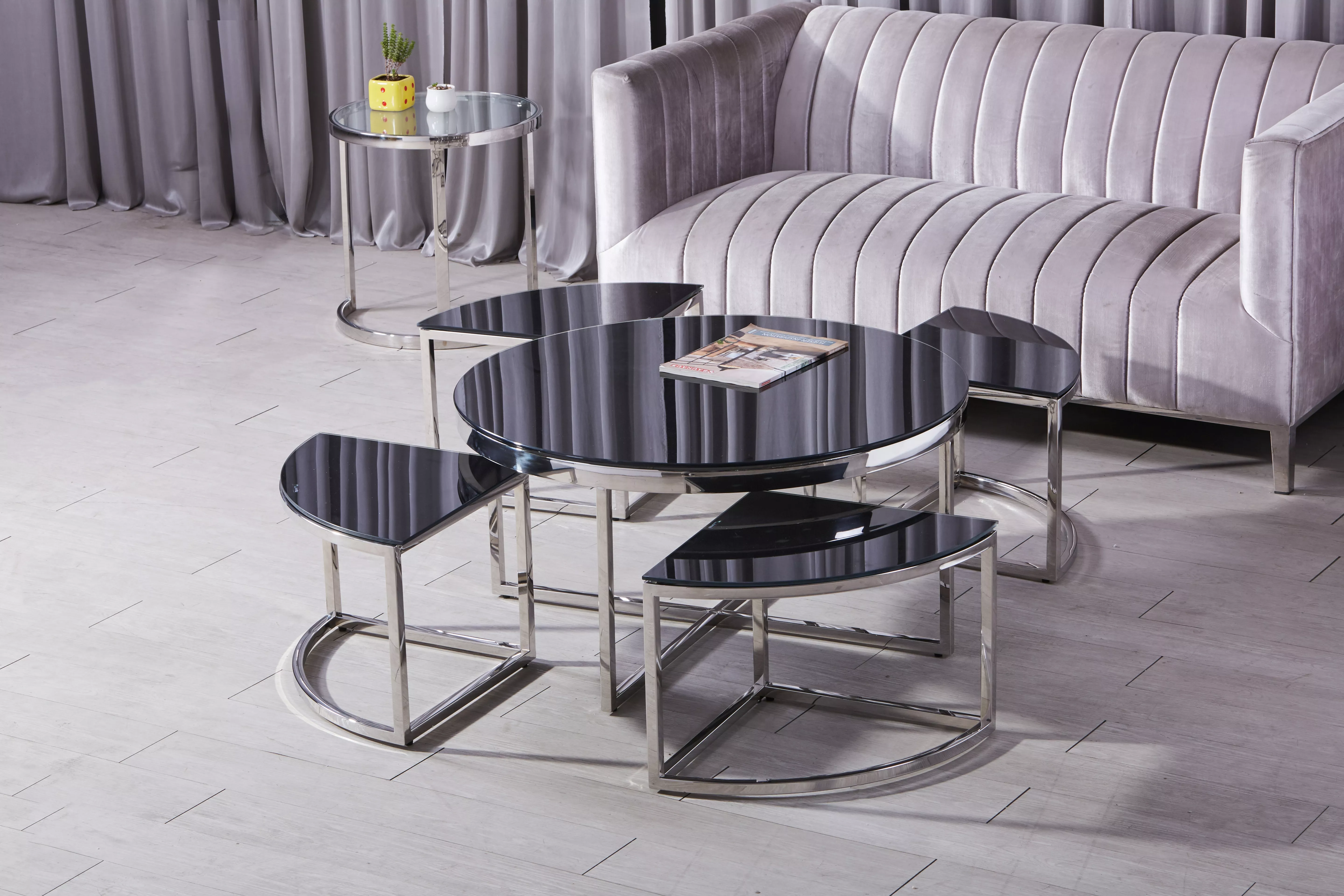 Lot de 5 tables basses C90