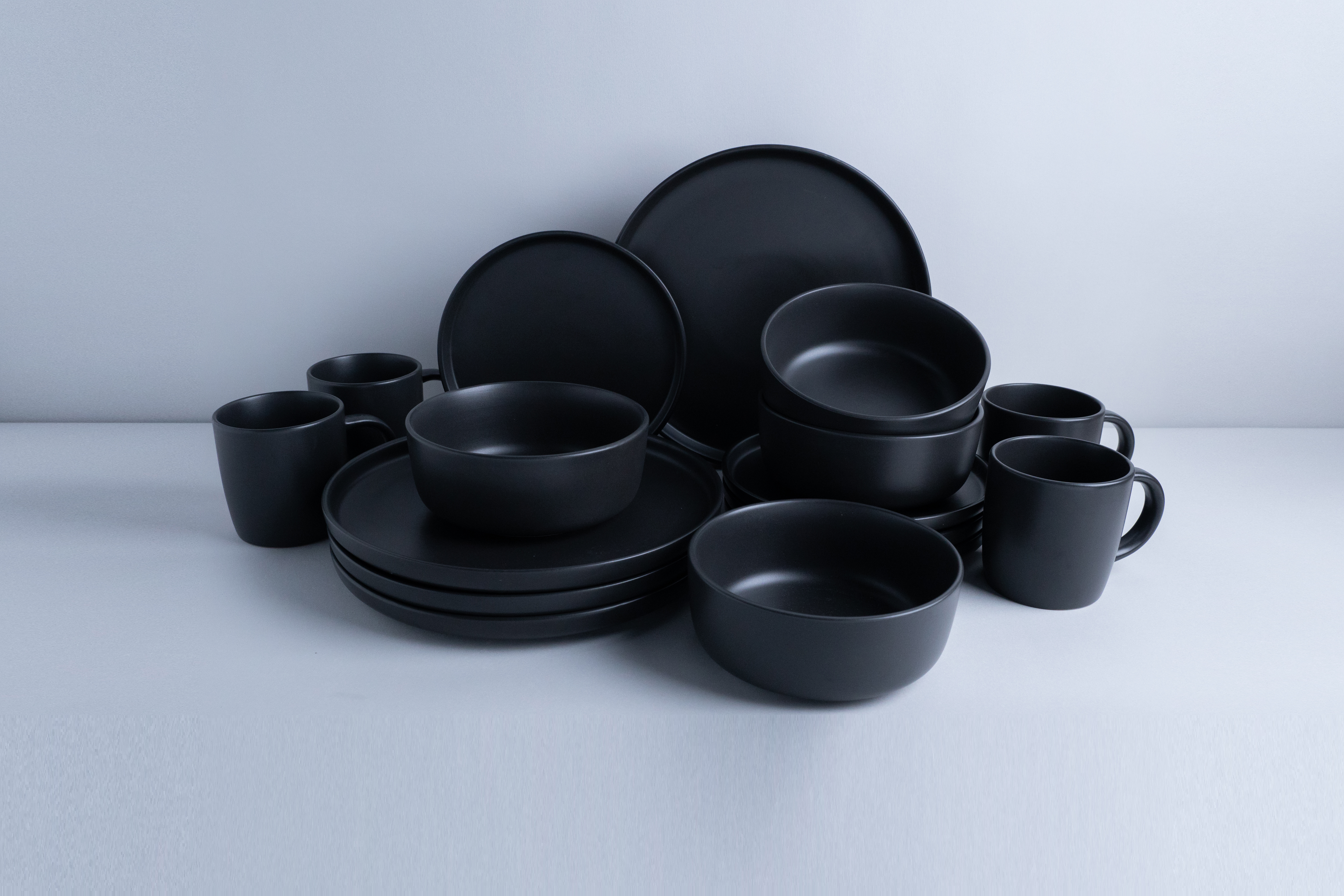 Service de table 16 pièces NERO Service de table 16 pièces NERO