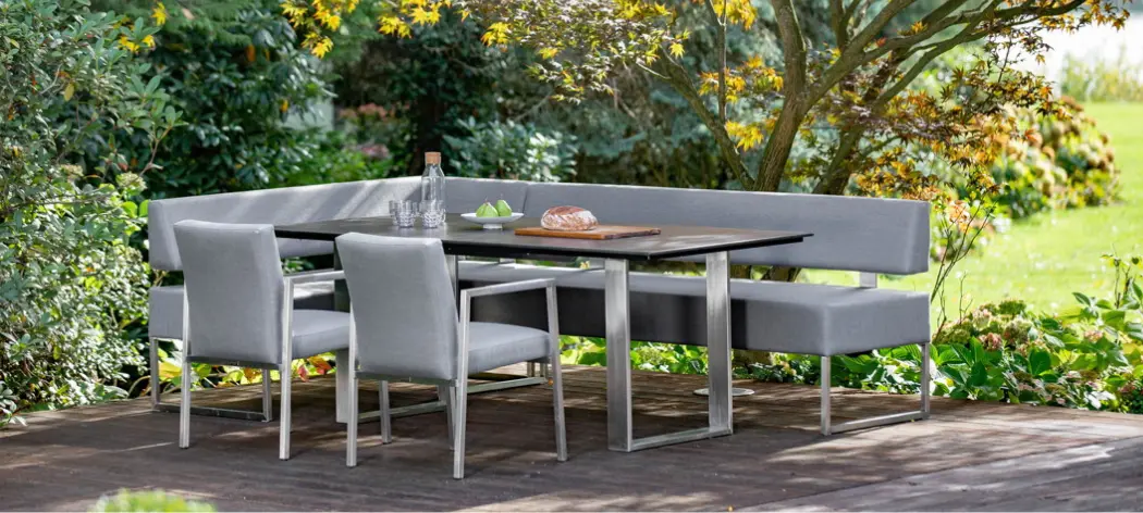 Guide: Bien nettoyer et entretenir les meubles de jardin