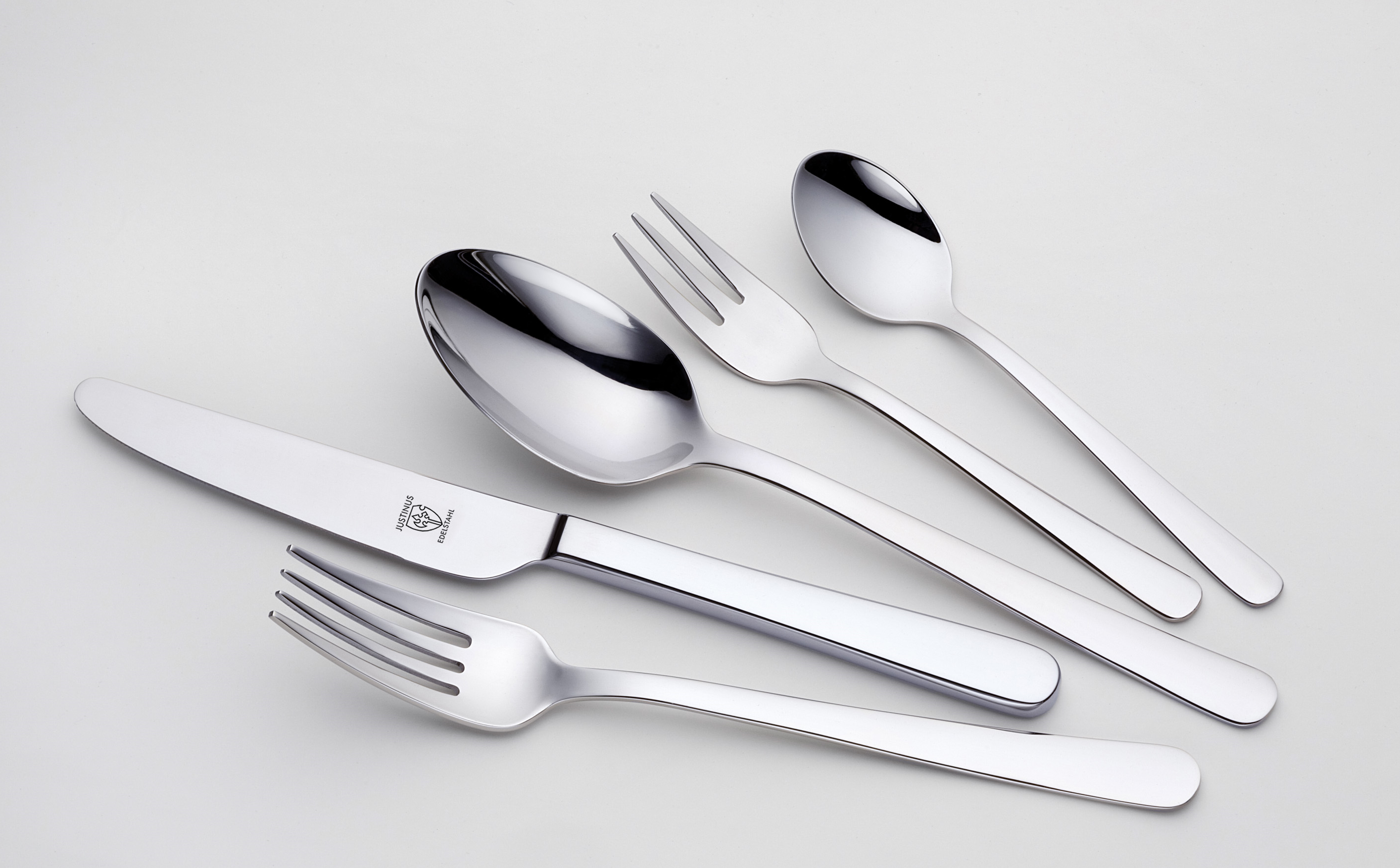 Ménagère 30 pièces STYLE ART Ménagère 30 pièces STYLE ART