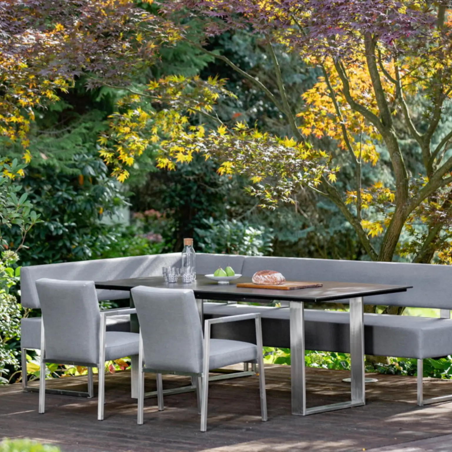 Guide: Bien nettoyer et entretenir les meubles de jardin