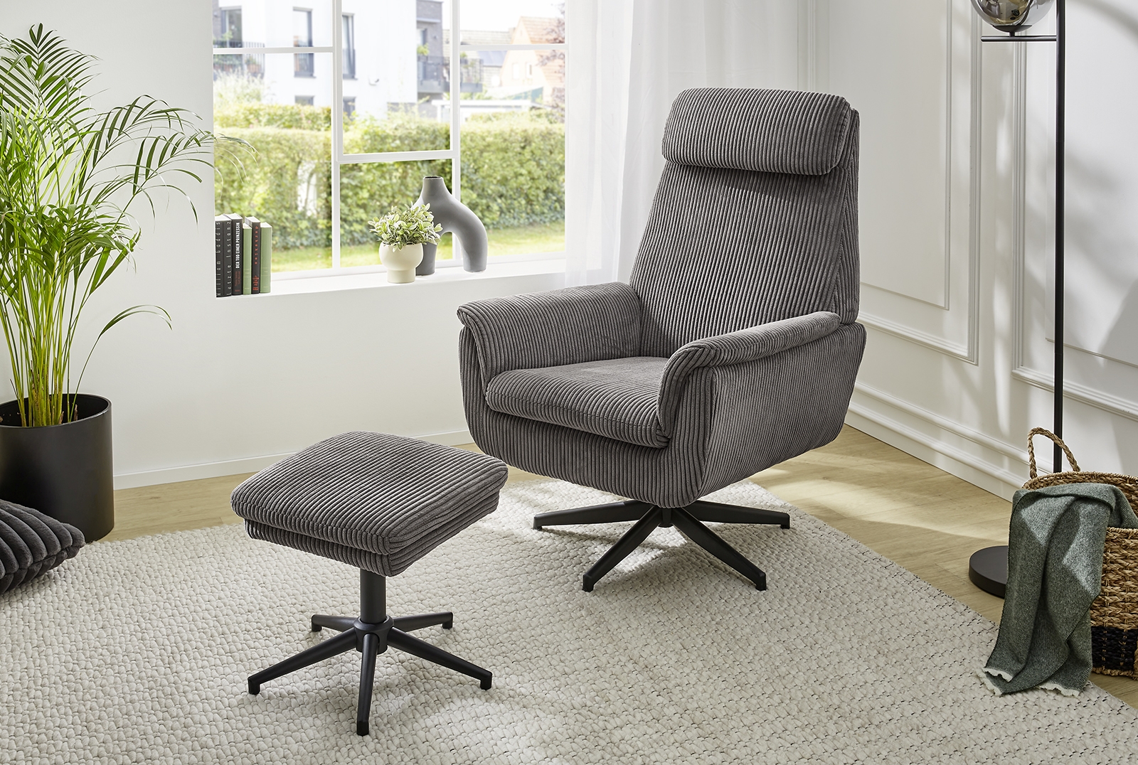 Fauteuil relax avec repose-pied HAMAR Fauteuil relax avec repose-pied HAMAR