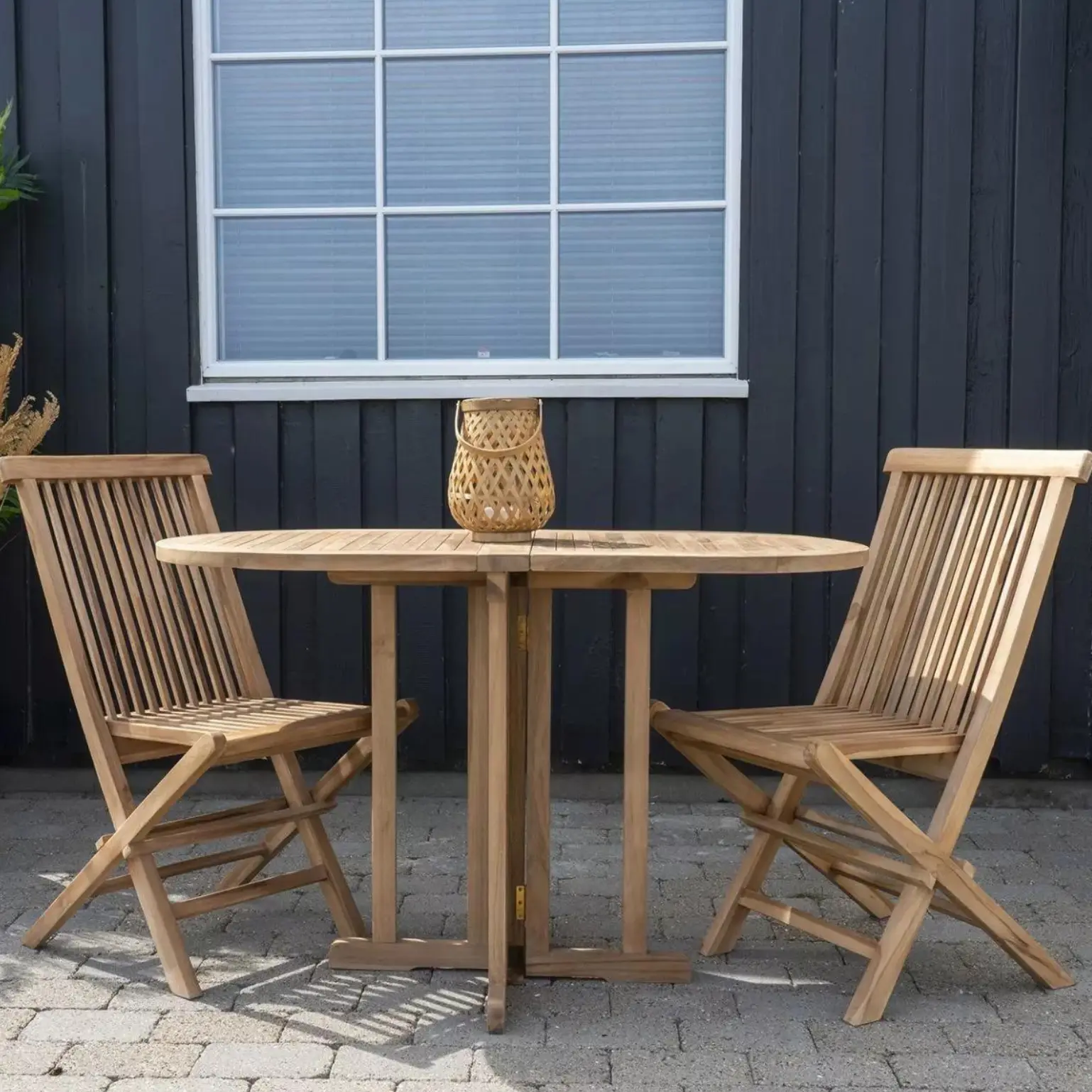 Guide: Bien nettoyer et entretenir les meubles de jardin