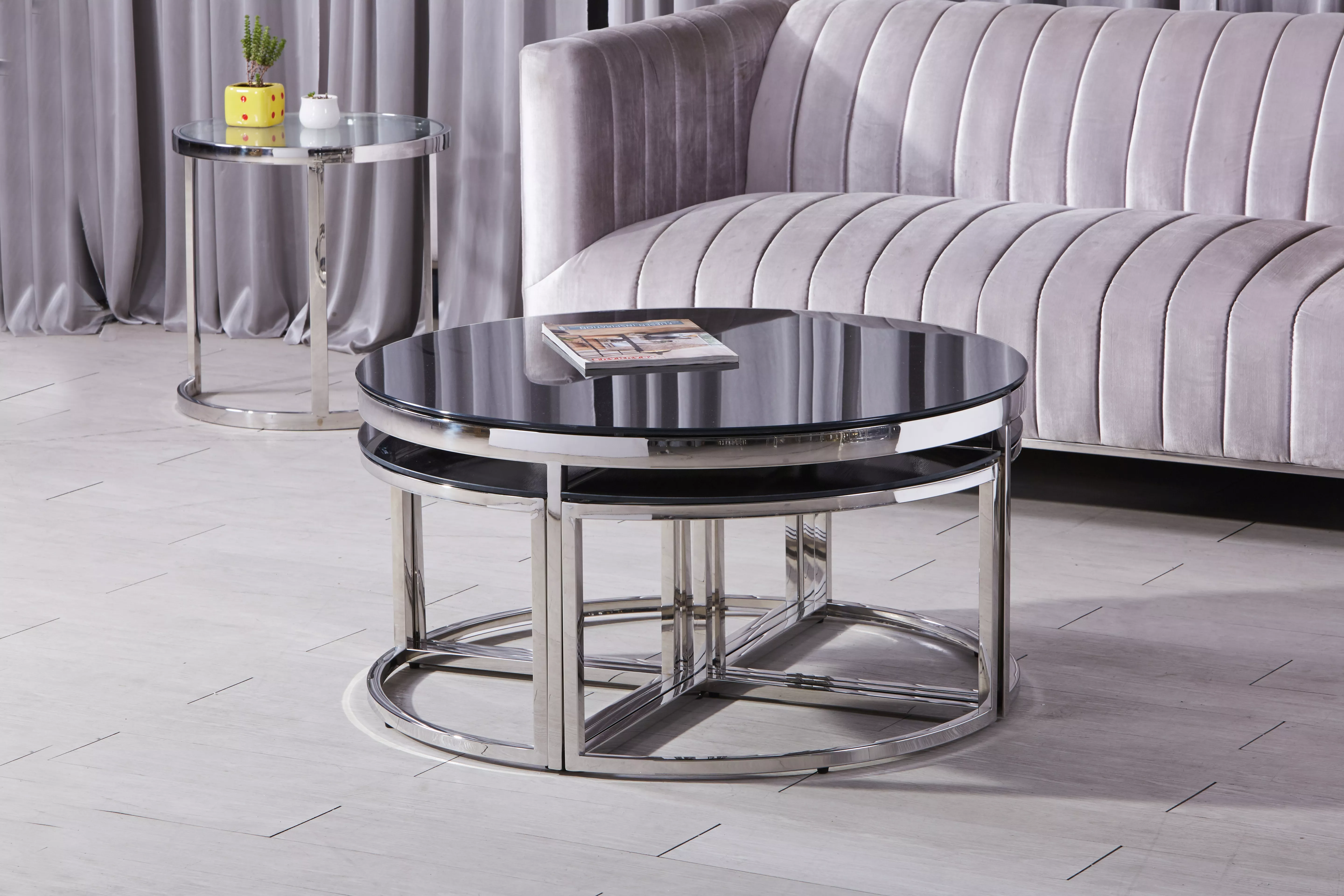 Lot de 5 tables basses C90