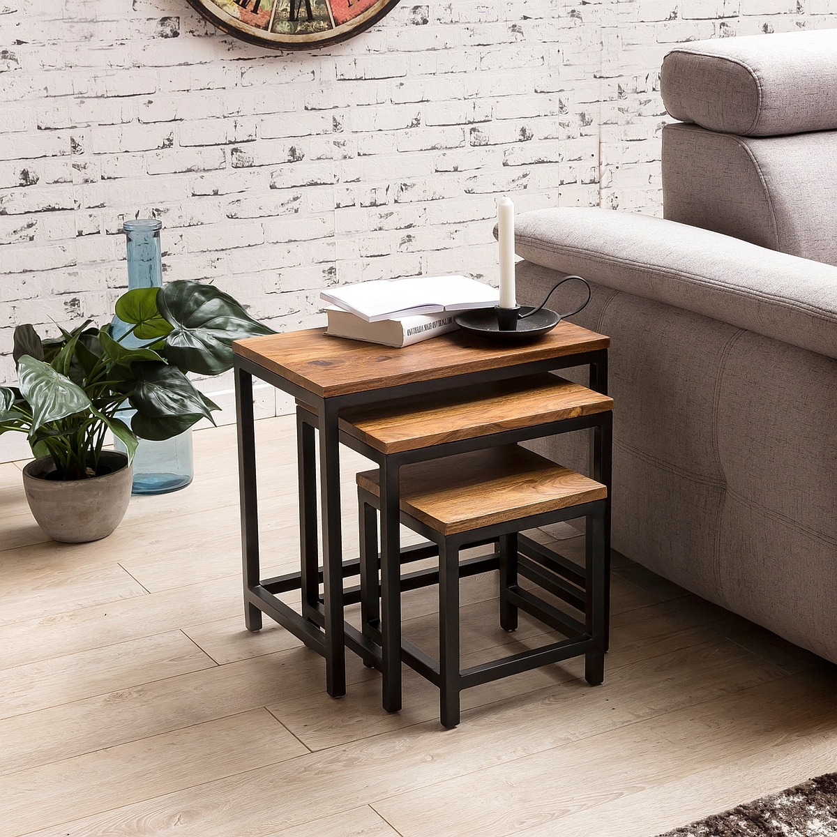 Lot de 3 tables gigognes CHIANG MAI Lot de 3 tables gigognes CHIANG MAI