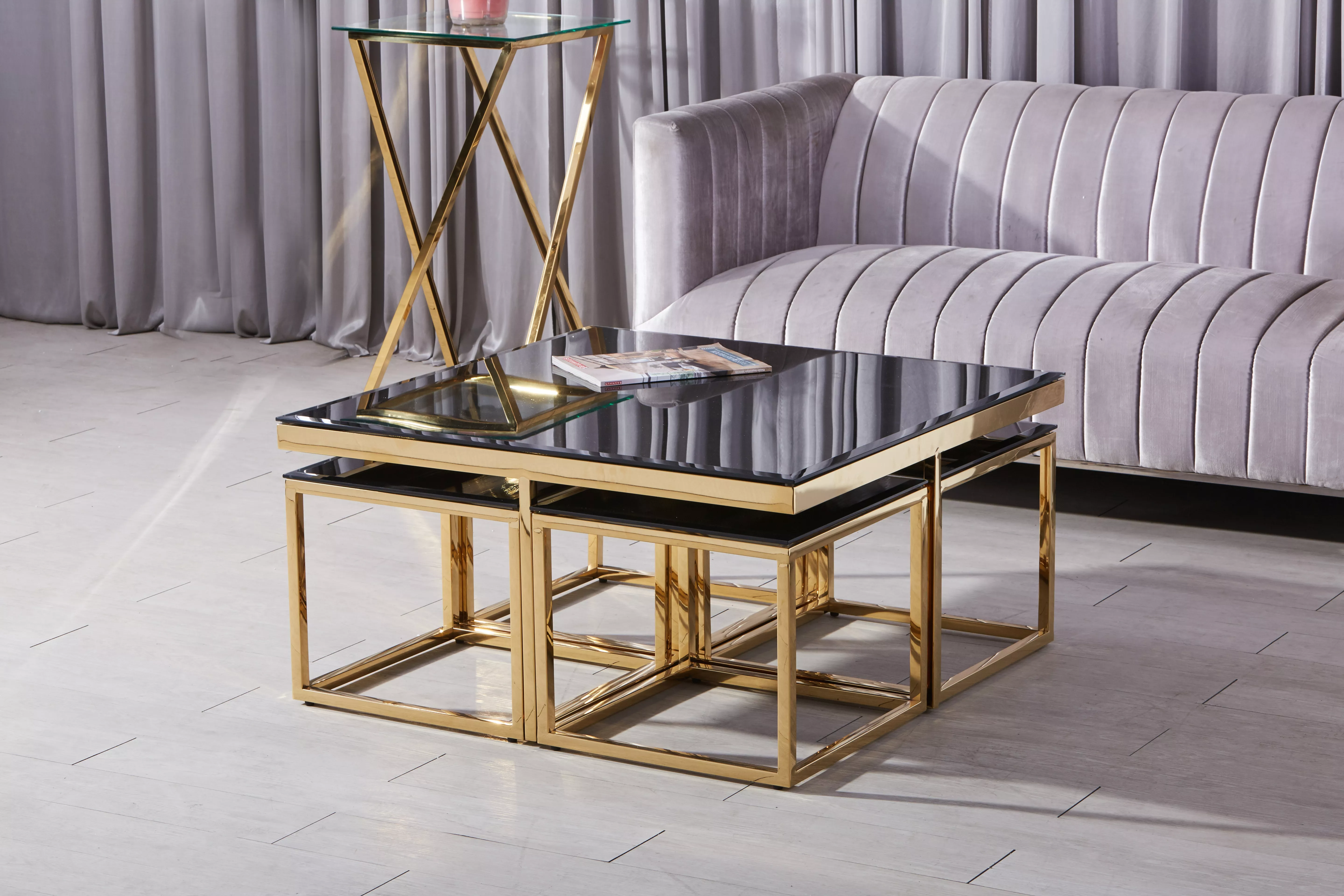 Lot de 5 tables basses C94G