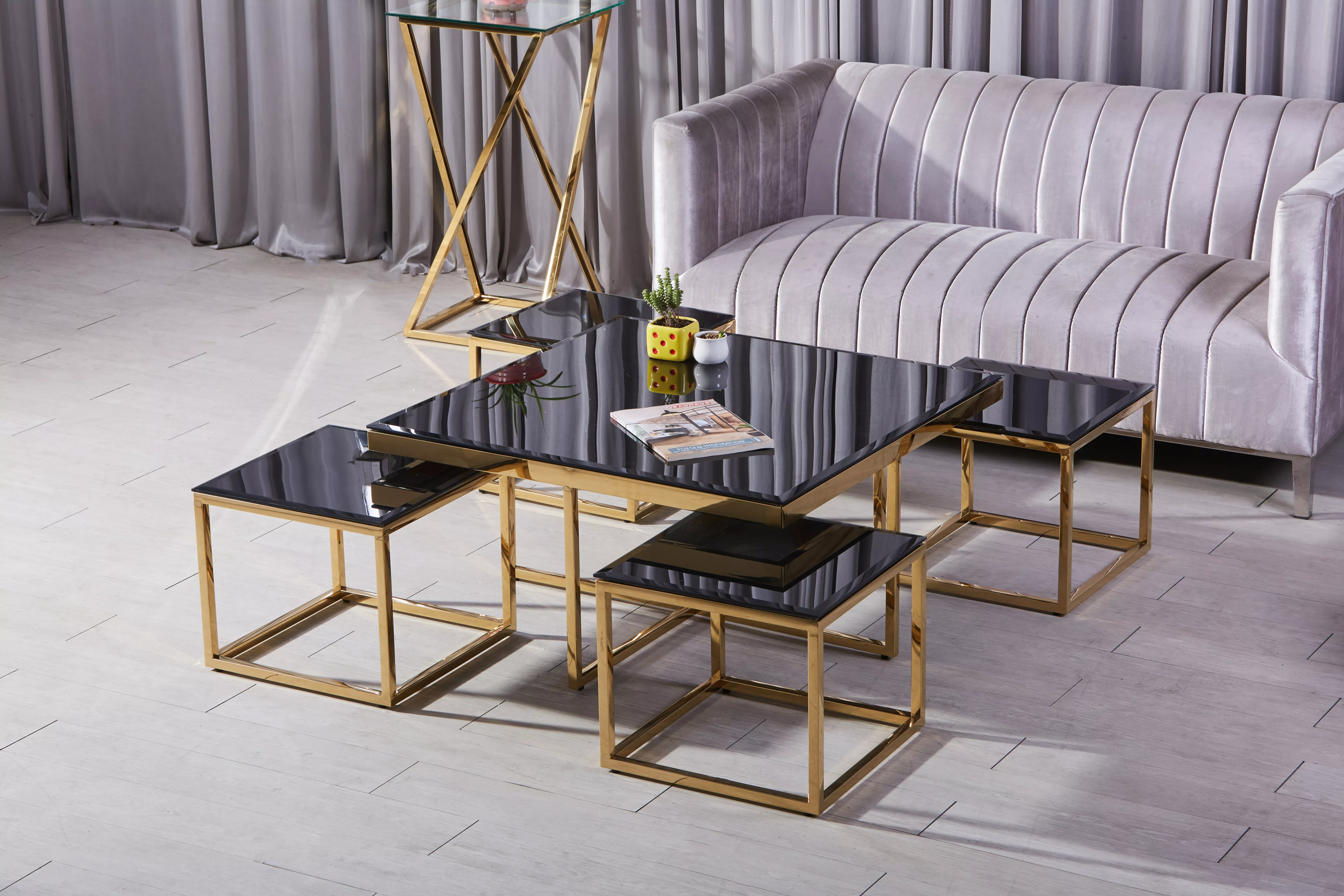 Lot de 5 tables basses C94G