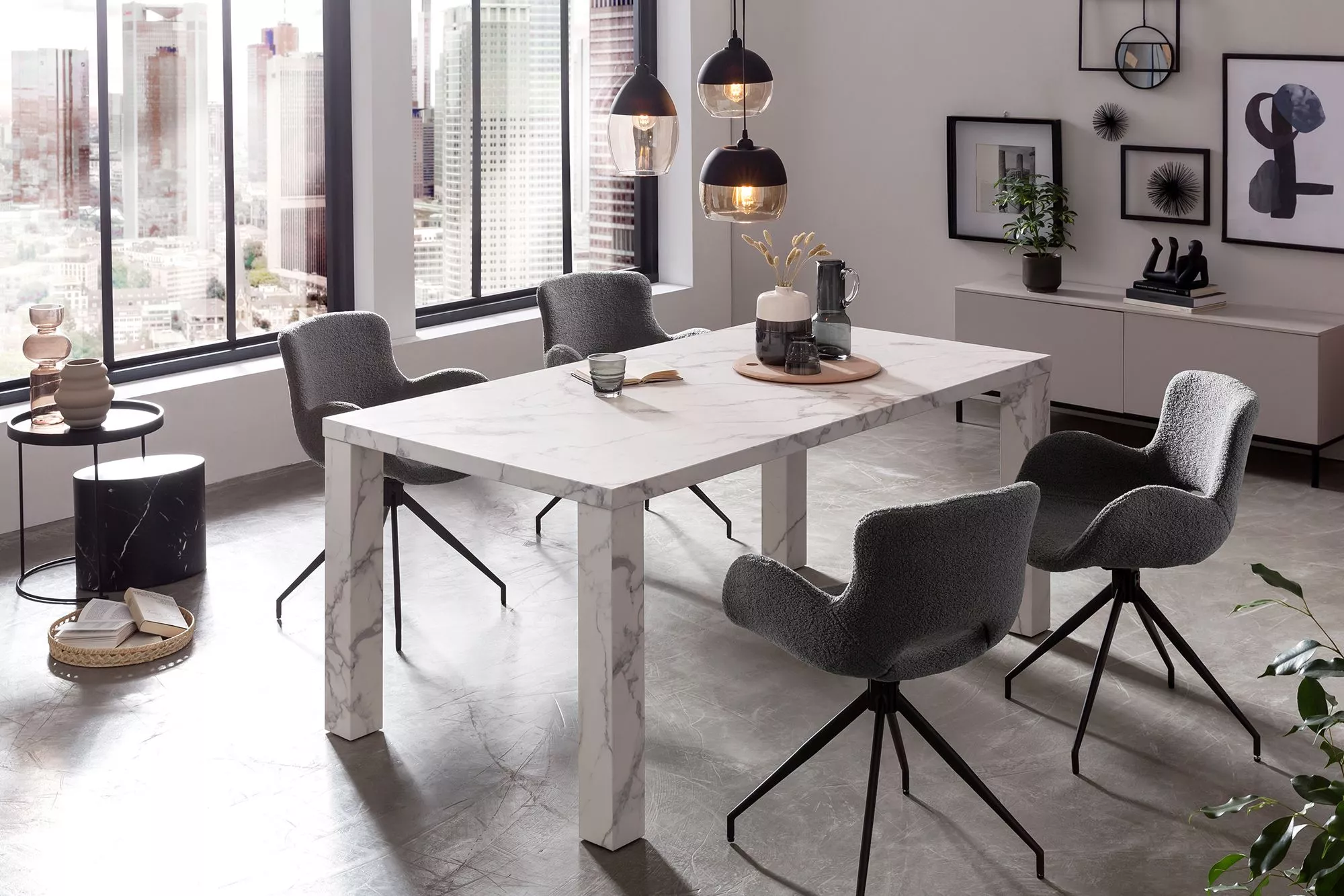Table de repas CIPUTAT