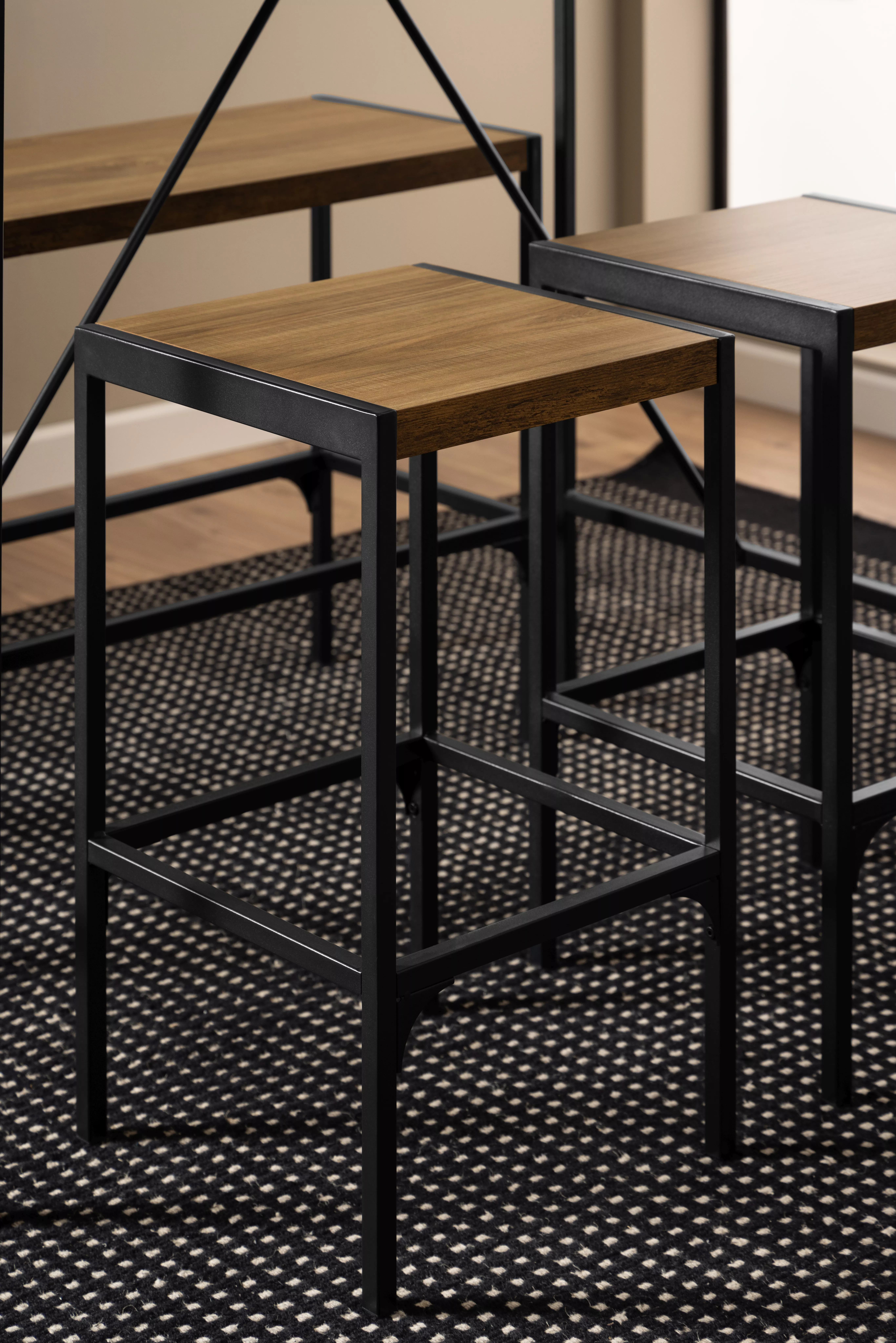 Ensemble table bar, banc et tabourets BERLIN