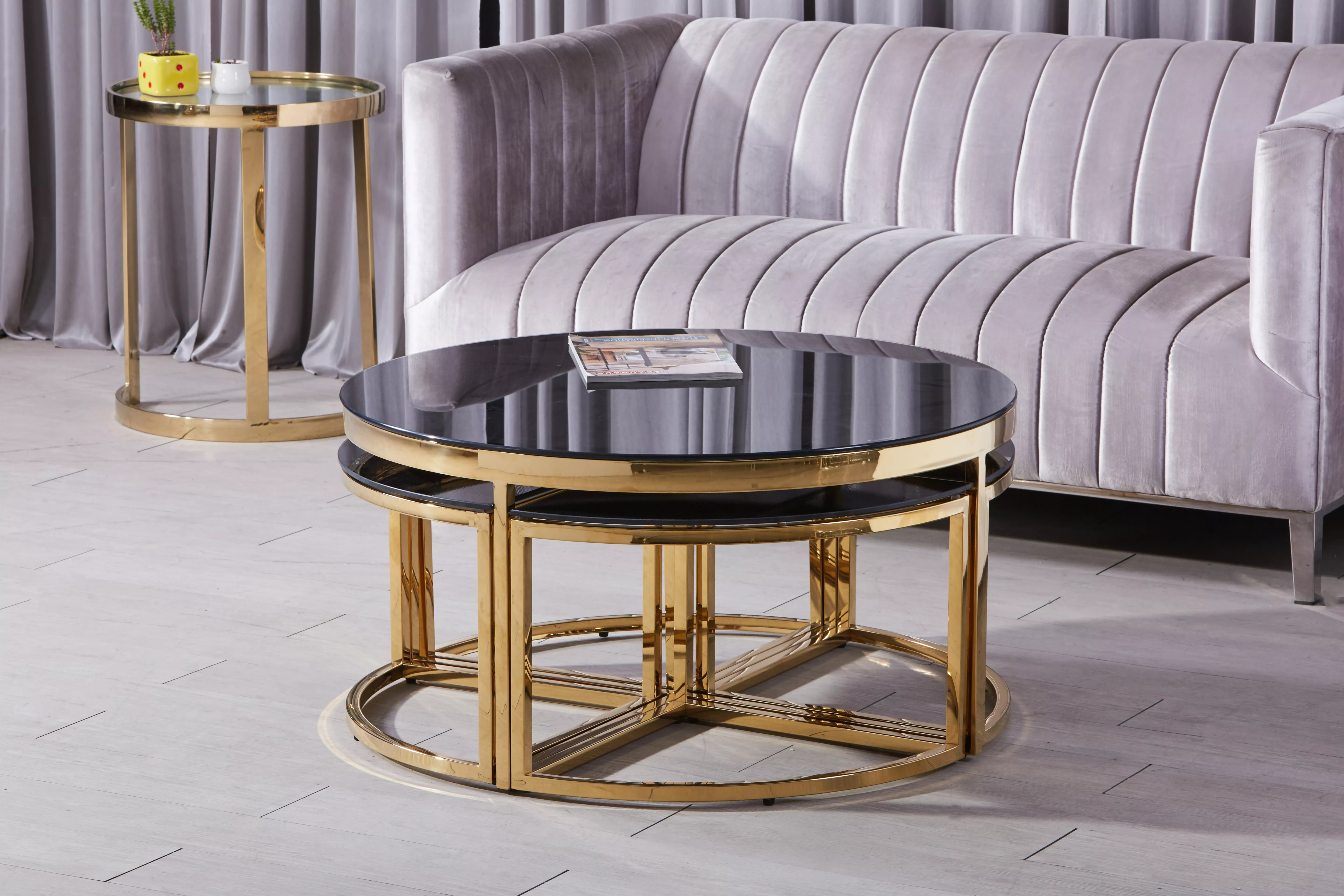 Lot de 5 tables basses C90G