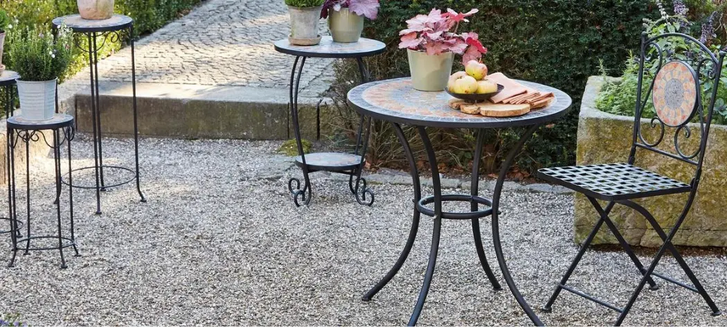 Guide: Bien nettoyer et entretenir les meubles de jardin